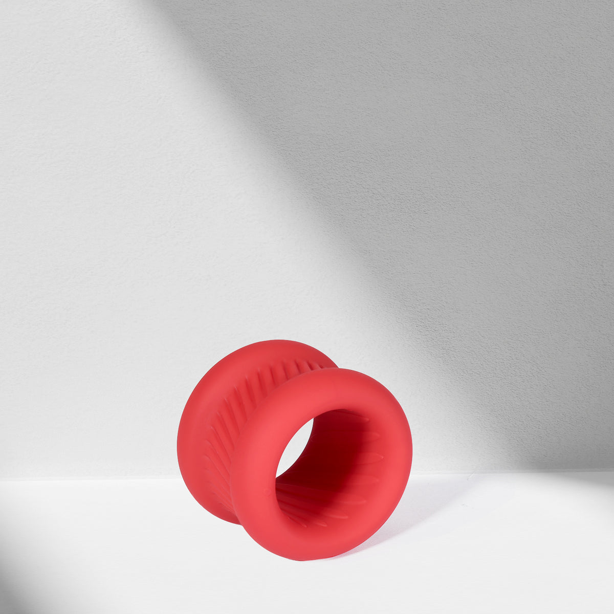 GreedyCluster O-RING 01 platinum silicone cock ring set with flexible ring design