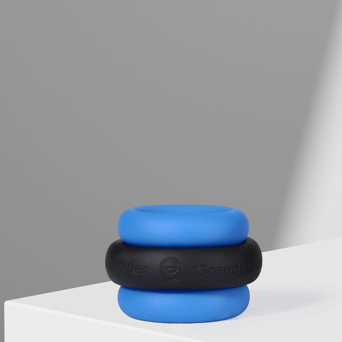 GreedyCluster O-RING 01 platinum silicone cock ring set with flexible ring design